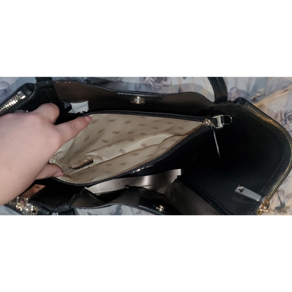 Black heidi tote from guess - Picture 2 of 4